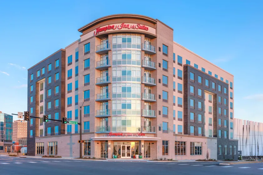 Hampton Inn & Suites Huntsville Downtown - Image 1