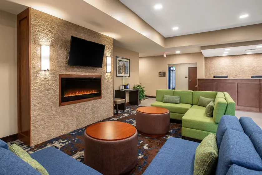 Comfort Inn & Suites Ames near ISU Campus - Image 1