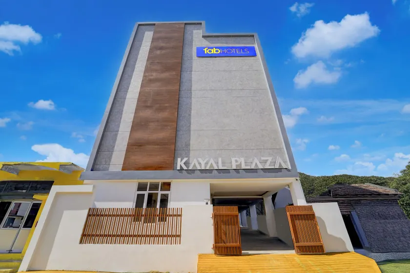Fabhotel Kayal Plaza - Image 1