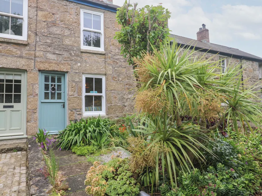 2 The Cottages - Image 1