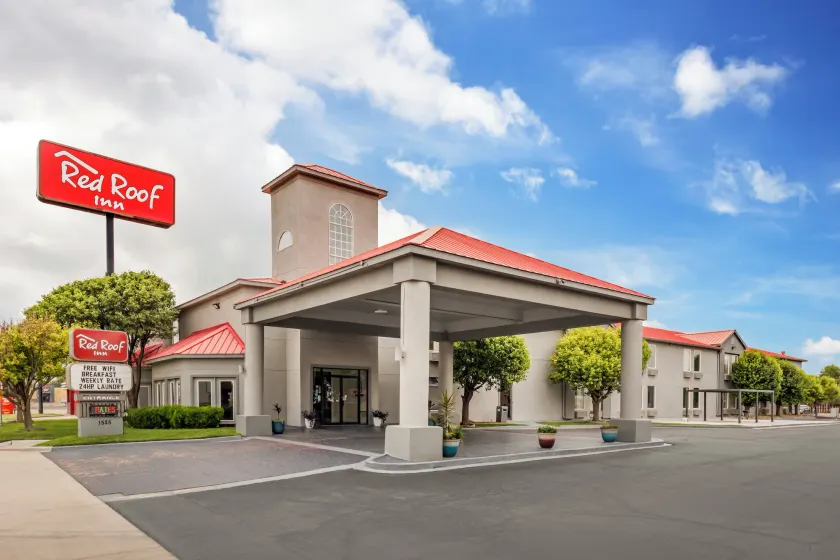Red Roof Inn Dumas - Image 1