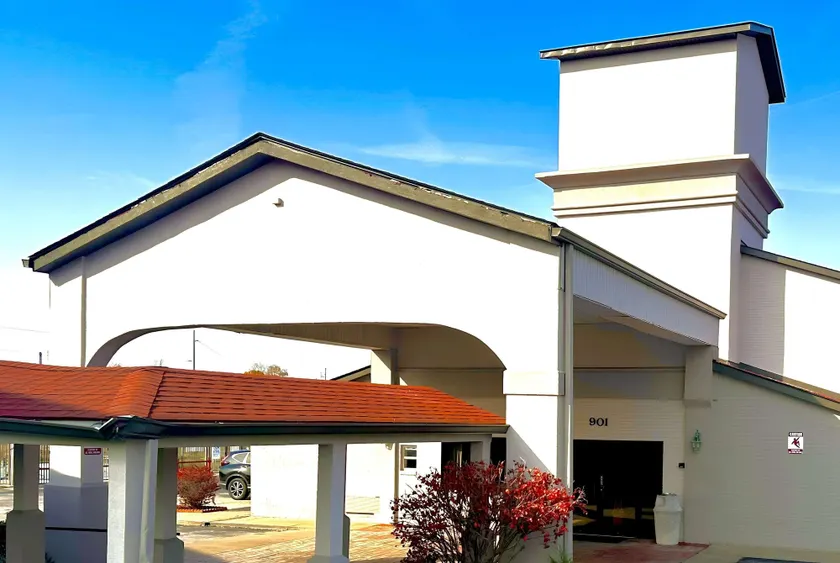 Ramada by Wyndham Columbia - Image 1