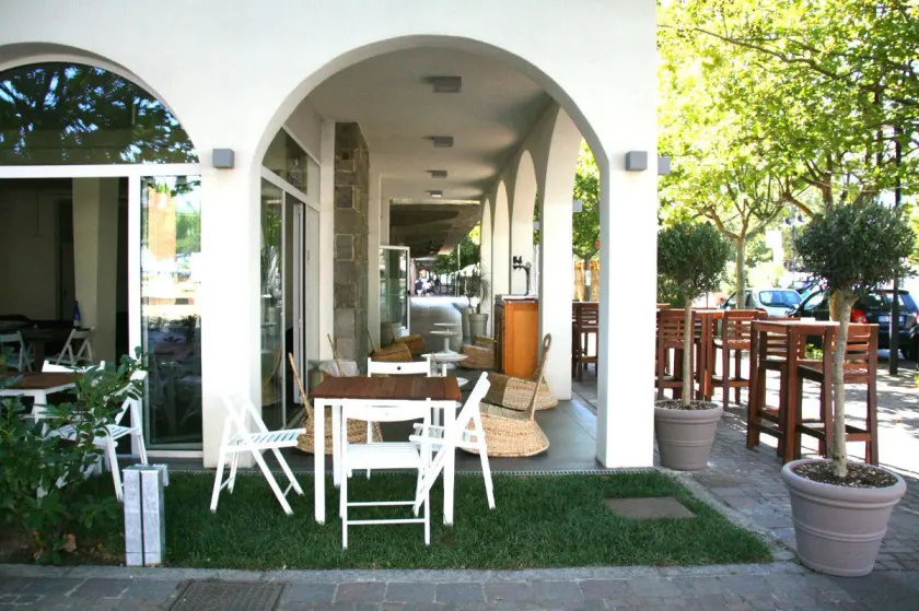 Alba Hotel - Image 1