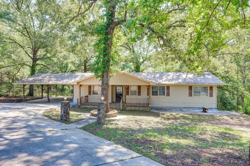 Peaceful Alabama Vacation Rental w/ Large Deck - Image 1
