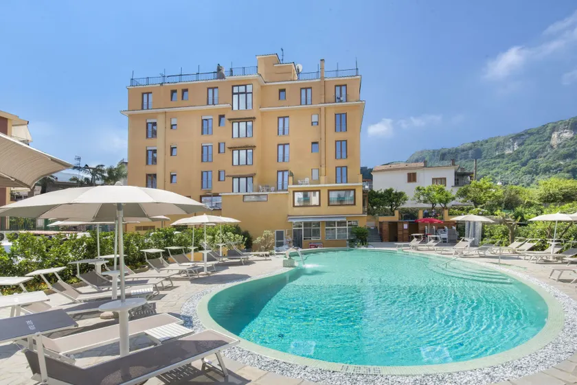 Hotel Leone - Image 1