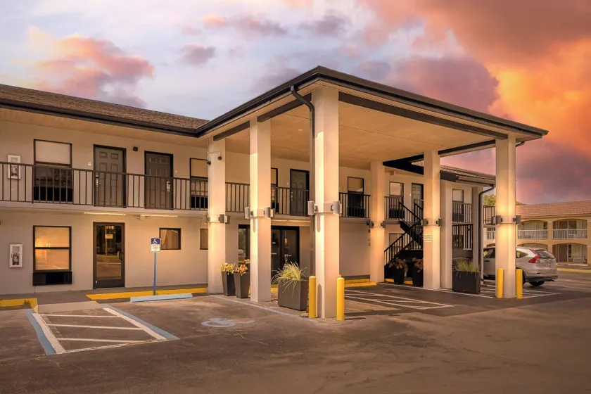 Clarion Pointe Alachua - Gainesville Area - Image 1
