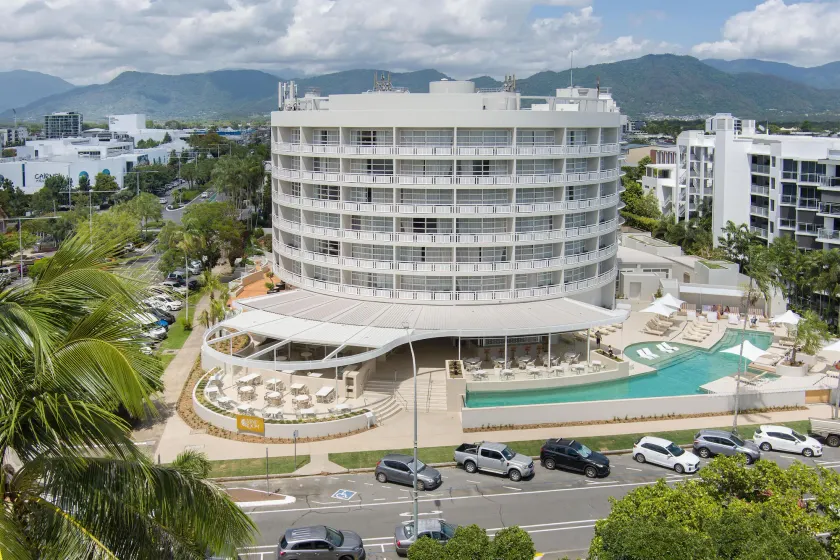 DoubleTree by Hilton Hotel Cairns - Image 1