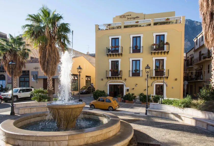 Hotel La Piazzetta - Image 1