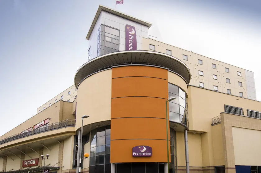 Premier Inn Hemel Hempstead Central - Image 1
