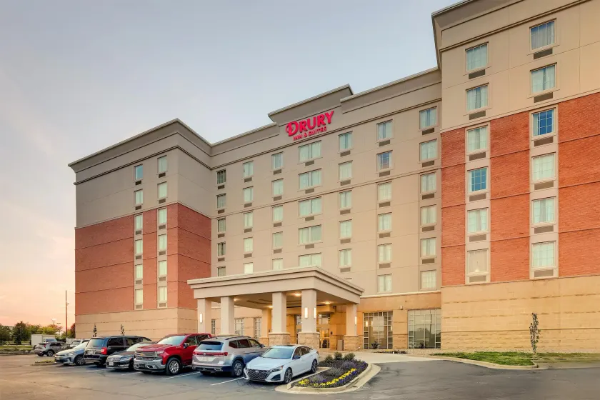 Drury Inn & Suites Dayton North - Image 1