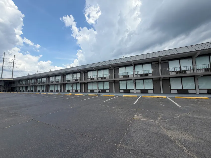 Tourway Inn - Image 1