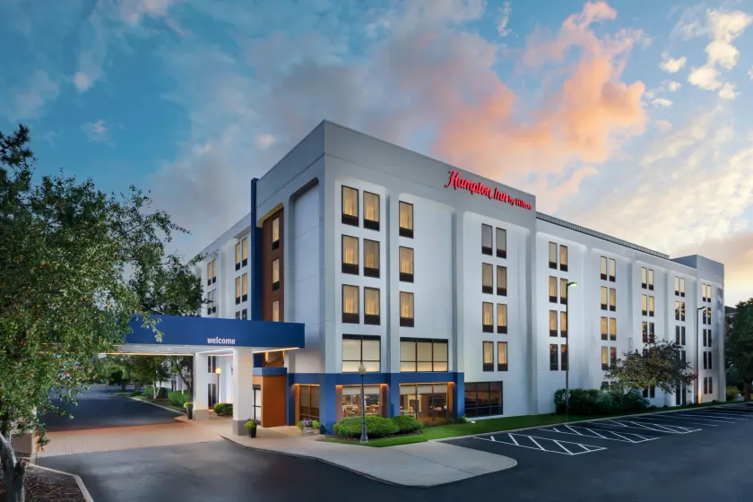 Hampton Inn by Hilton Chicago-Midway Airport - Image 1