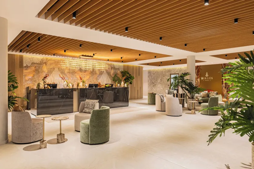 BIRGÉS HOTEL Lifestyle and View - Lobby