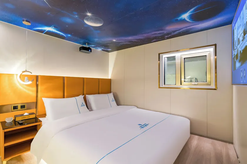 Dequan Luxury Guomao Hotel, near Guomao commercial district - Image 1