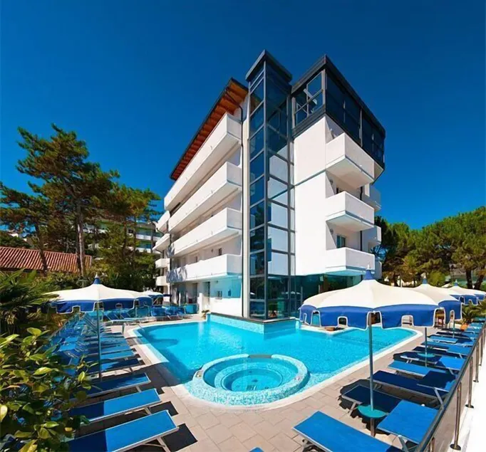 Hotel Bellevue - Image 1