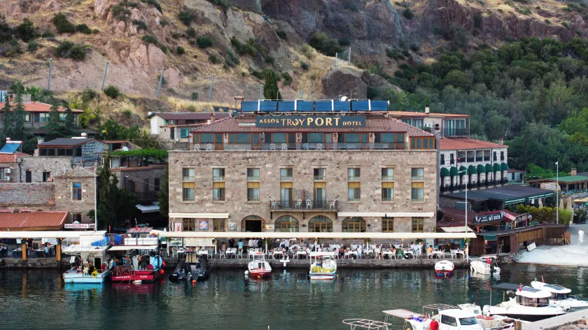 Assos Troy Port Hotel - Image 1
