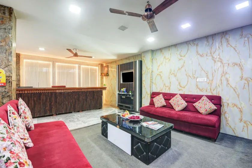 Hotel Heritage Home - 3 Mins Walk from Metro and 5 Mins from Rail Station - Image 1