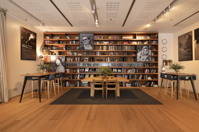 Hotel Zinema7 - Image 1