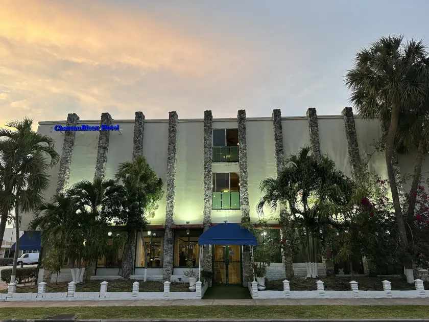 Hotel Chateaubleau - Image 1