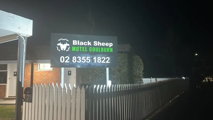 Black Sheep Motel Goulburn - Image 1