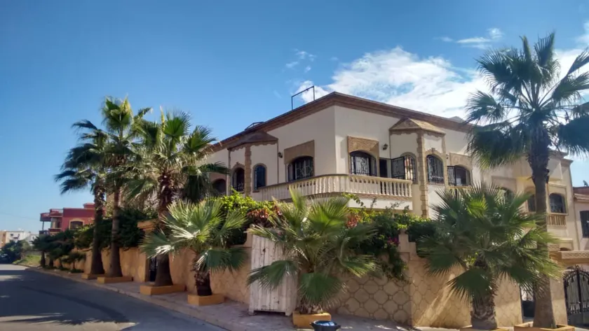 5 dormitorios Villa Yasmine, ideal para vacaciones en familia, cerca de playas - Image 1