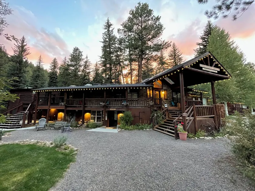 Two Bridges Lodge - Image 1