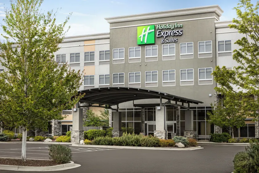 Holiday Inn Express & Suites Colorado Springs Central by IHG - Image 1