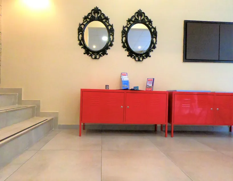 Achillion Hotel Piraeus - Image 1