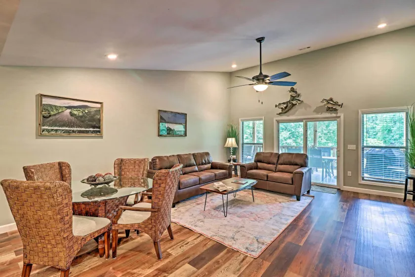 Bull Shoals Condo Retreat ~ 1 Mi to Marina! - Image 1
