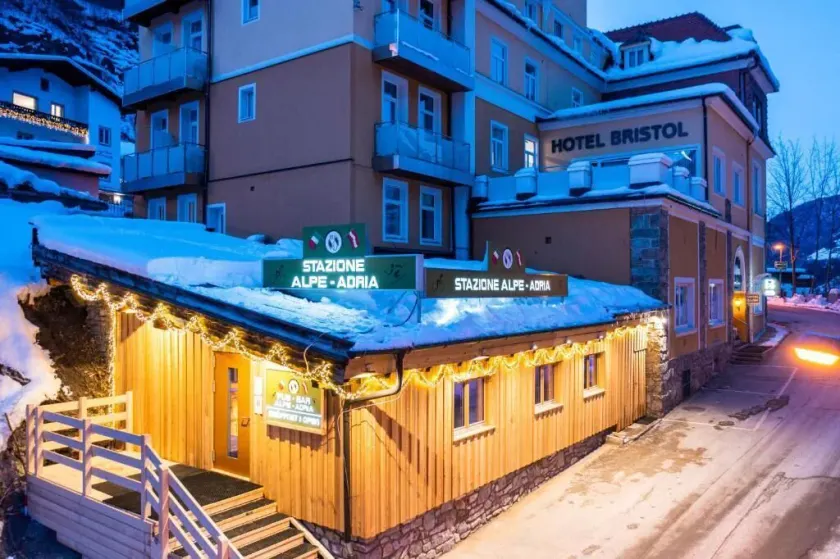 Hotel Bristol - Image 1