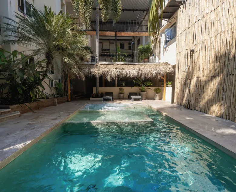 Ashly Boulevard - Image 1