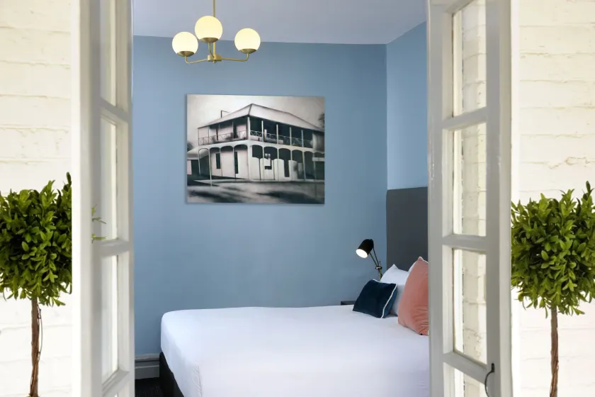 The Stirling Arms Hotel - Image 1