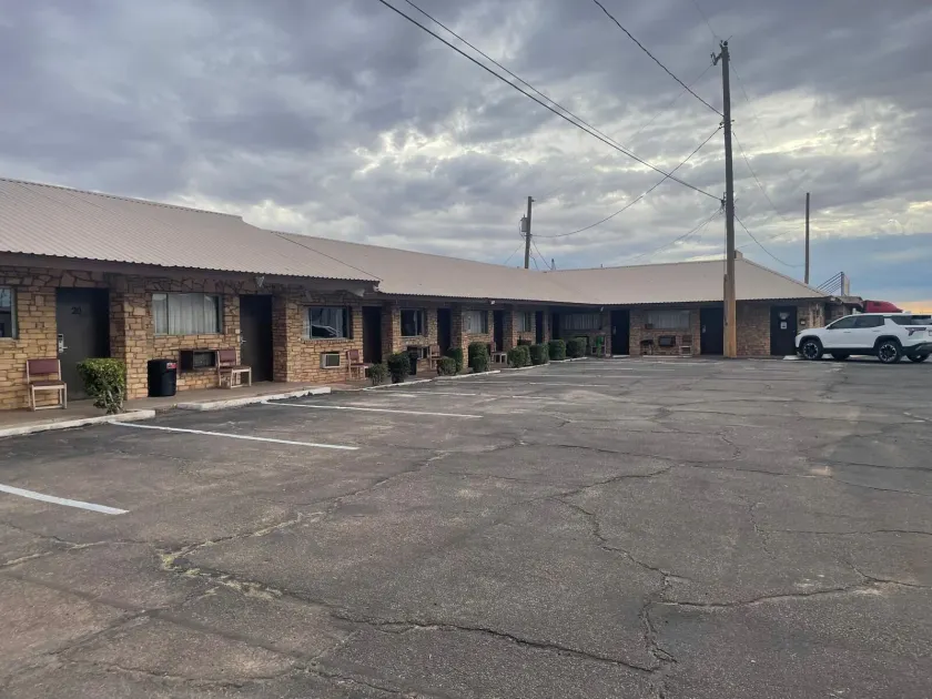 Sands Motel - Image 1