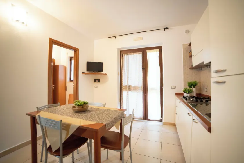 Ferienwohnung ulivo mit Pool und Privatstrand -1 - Image 1