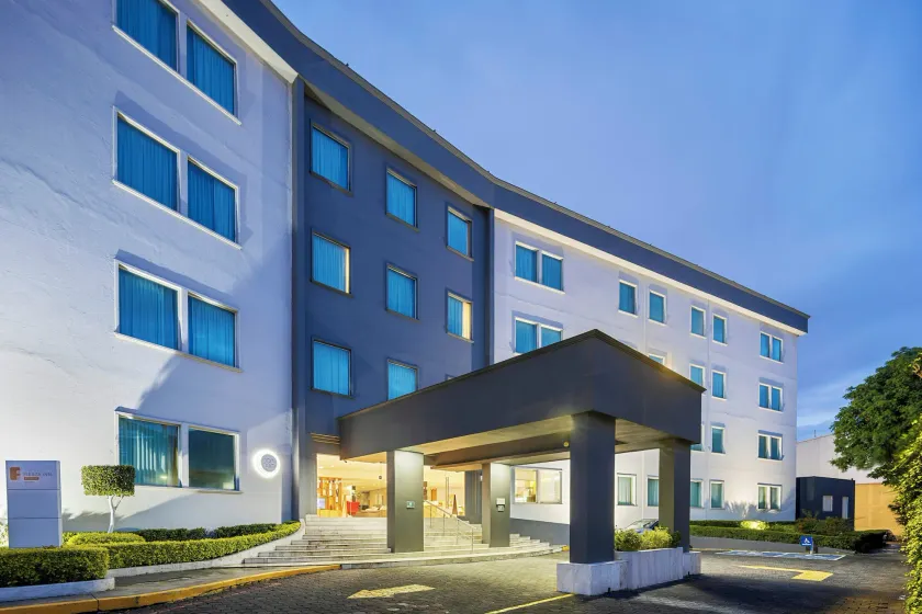 Fiesta Inn Express Perinorte - Image 1