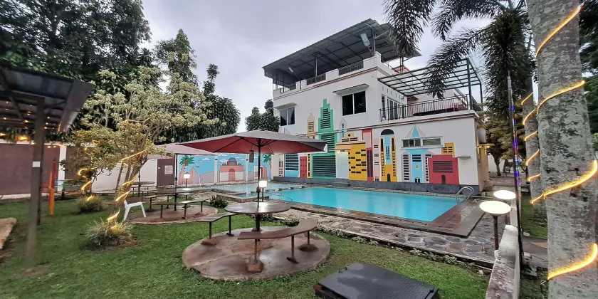 Villa Zam Zam Puncak - Image 1