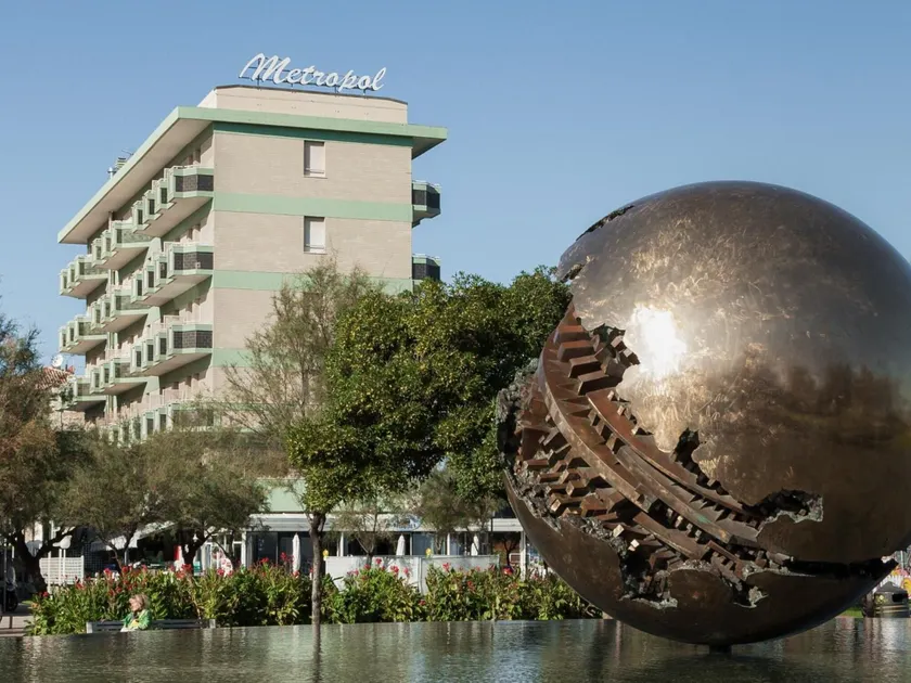 Hotel Metropol - Image 1