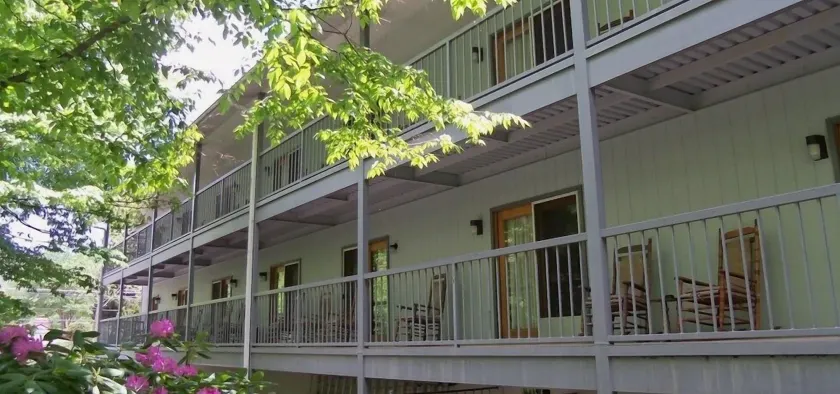 Four Seasons Inn - Image 1