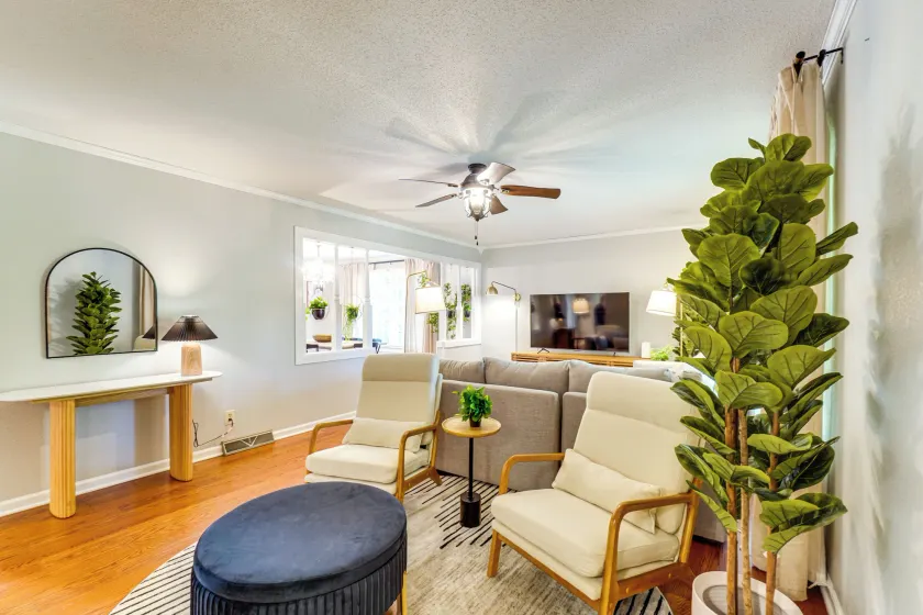1 Mi to Dtwn: Quiet Retreat w/ Yard in Clinton - Image 1