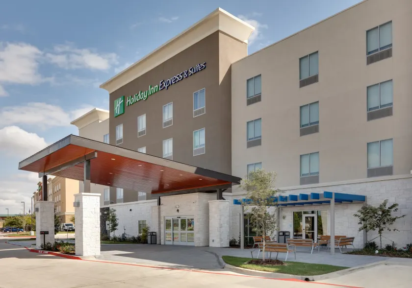 Holiday Inn Express & Suites - Plano - The Colony by IHG - Image 1