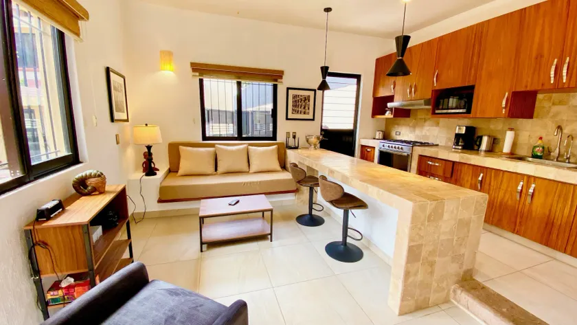 1 Bed Guesthouse - Bikes - Patio - Gym - Pickleball Court - Golf Cart - Scooters - Image 1
