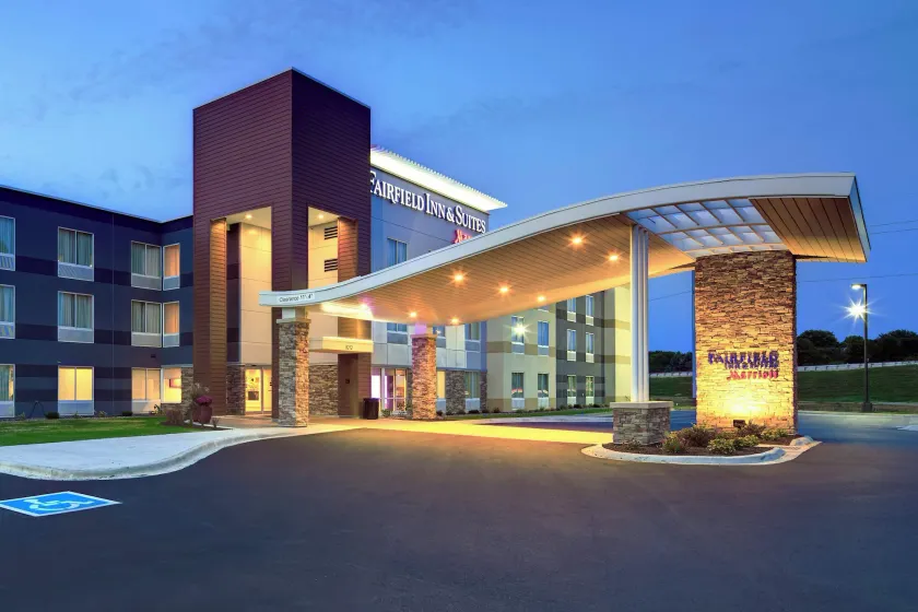 Fairfield Inn & Suites by Marriott Madison West/Middleton - Image 1