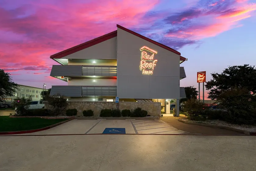 Red Roof Inn Dallas - DFW Airport North - Image 1