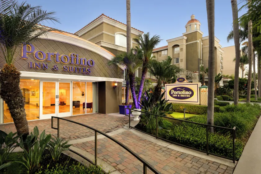 Anaheim Portofino Inn & Suites - Image 1