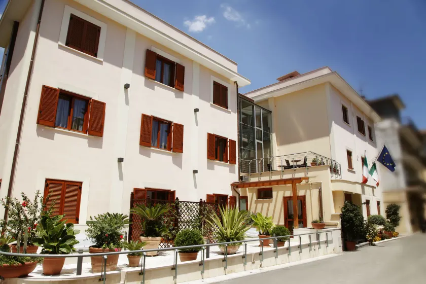 Hotel Diana - Image 1