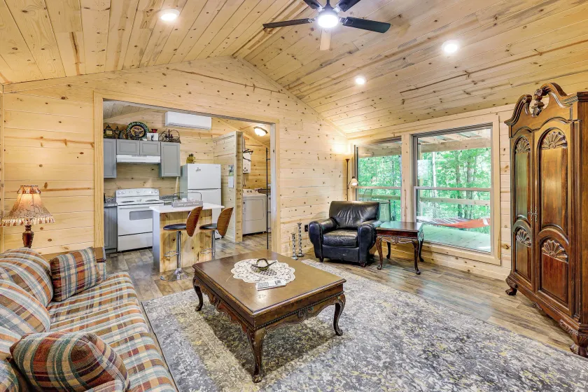 Gateway to Ouachita National Forest! Cozy Cabin - Image 1