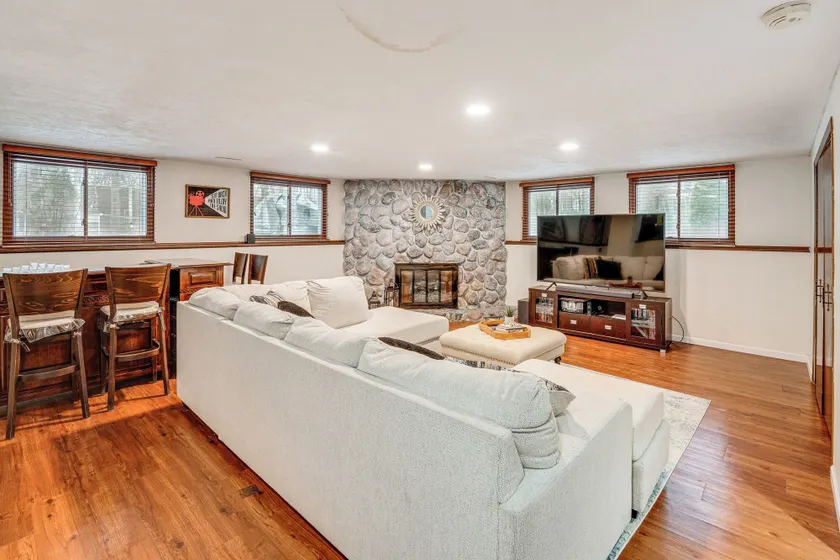 Close to Hospitals & Downtown: Cleveland Home - Image 1
