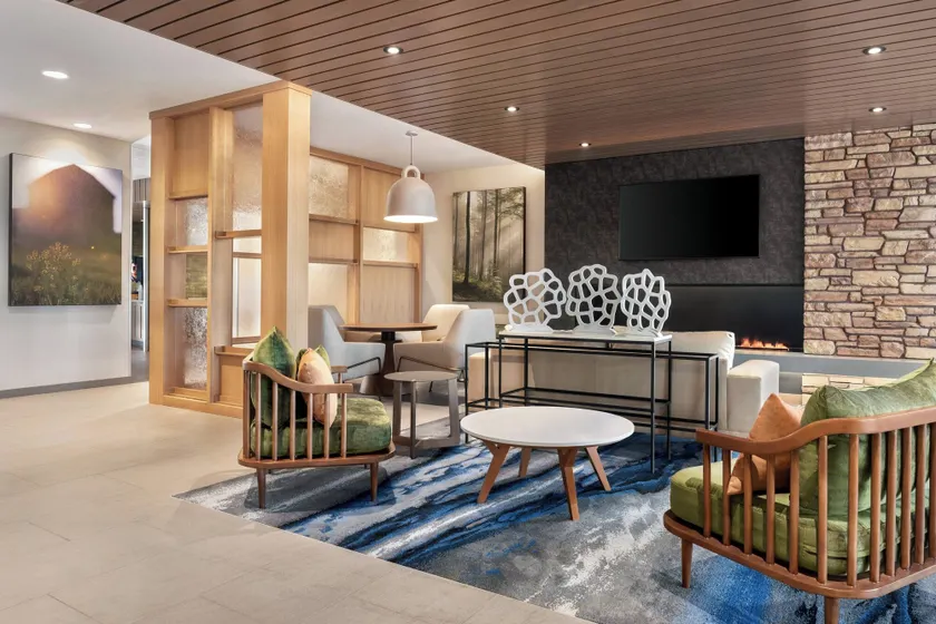 Fairfield Inn & Suites by Marriott Milwaukee West - Image 1