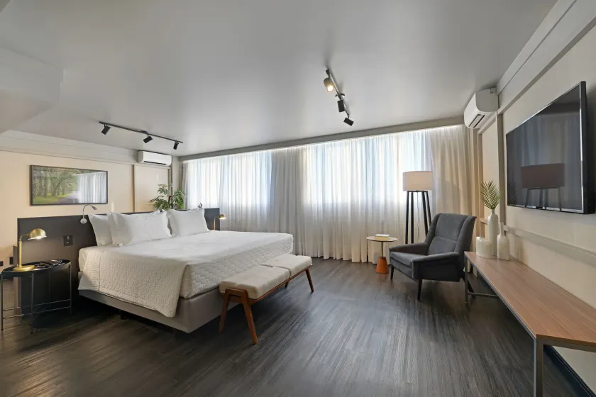 Hotel Deville Prime Maringá - Image 1