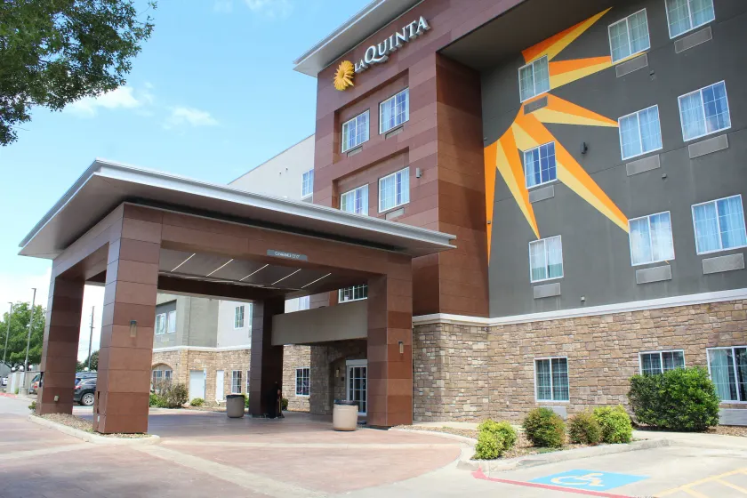  La Quinta Inn and Suites by Wyndham Schertz-San Antonio-Selma - Image 1